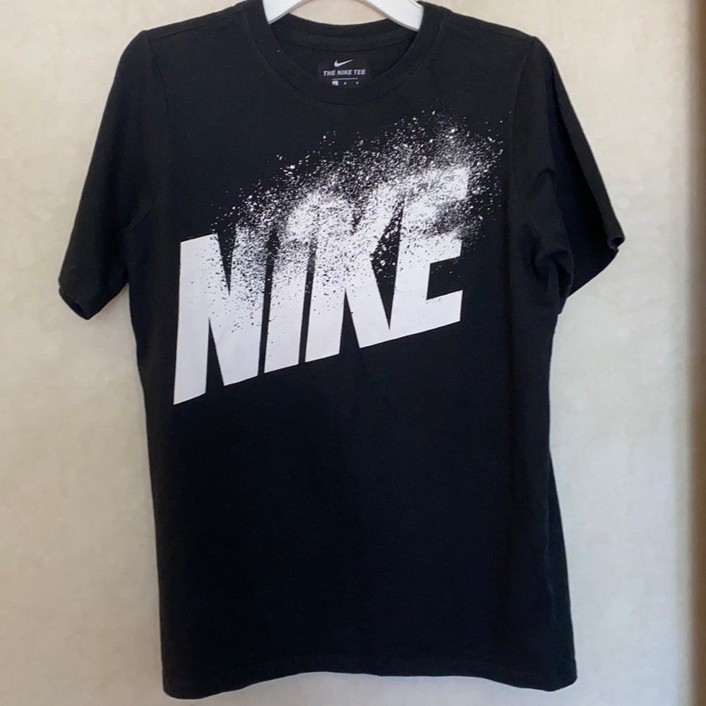 Nike Dri-Fit T-Shrit Boy Large. Black&White Logo